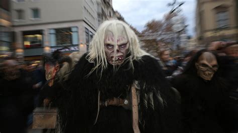 May 14, 2021 · eine pilzinfektion namens mukormykose breitet sich in indien aus. Passau: Frau ruft Polizei wegen Krampus - Bayern ...