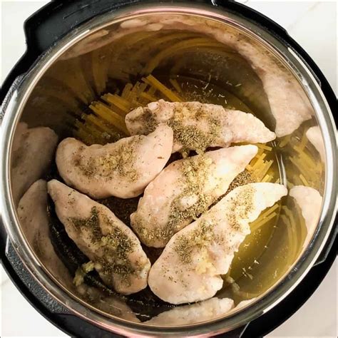 Best instant pot recipes (most popular top pressure cooker recipes of the year) based on instant pot users' tried & true reviews. Instant Pot Chicken Alfredo (No Heavy Cream) - Skinny Comfort