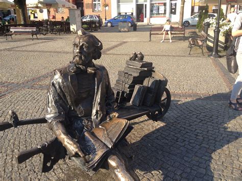 32 miles wsw of gdańsk (danzig), in e pomerania. Kościerzyna. Pomnik Remusa, bohatera kaszubskiej epopei ...