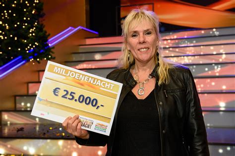 A second season premiered on october 15, 2005. Jacqueline uit Rijsbergen wint 25.000 euro in ...