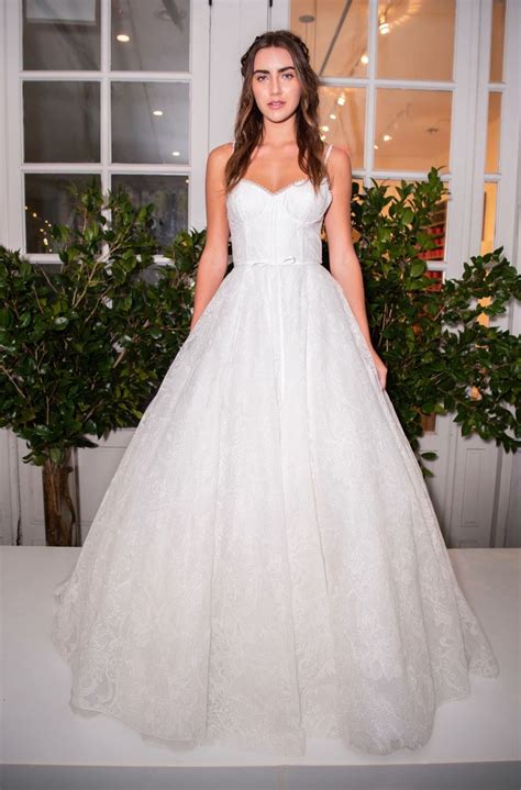 Shop new, used, and sample marchesa wedding dresses at a fraction of the retail price. Marchesa Notte at the Fall/Winter 2020 Bridal Presentation ...
