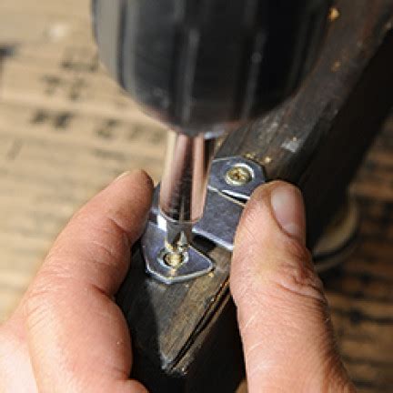 Fabriquer un porte manteau avec une échelle