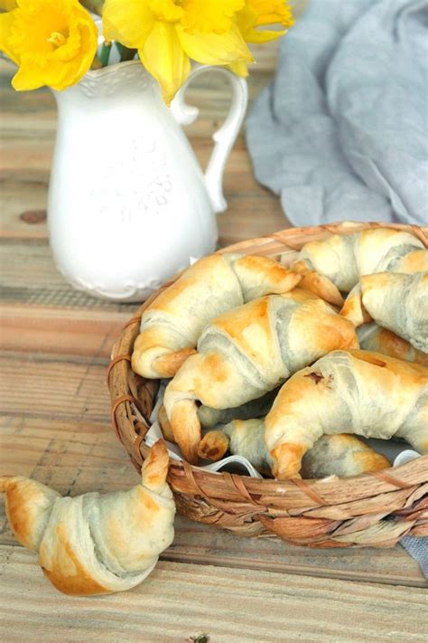 Einfach sahne aufkochen, nutella einrühren. » Croissant mit Nutella und Banane - LadyApplePie ...