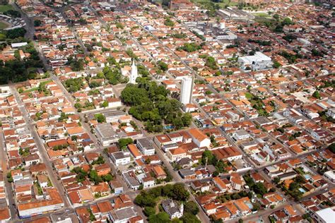 Mococa é uma cidade situada a nordeste do estado de são paulo (divisa com sul de minas), entre as bacias dos rios pardo e canoas. Mococa tem 66.345 habitantes, segundo estimativa do IBGE ...