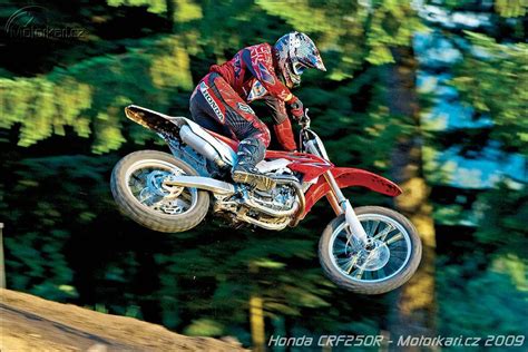 The crf line was launched in 2000 as a successor to the honda cr series. Honda CRF250R 2010 | Motorkáři.cz