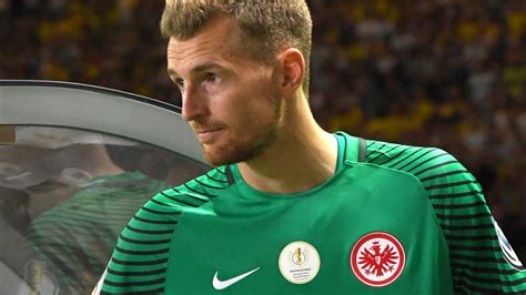 6,50 m €.facts and data. Poker um Torwart Hradecky: Frankfurt baut Kader um - Bild.de