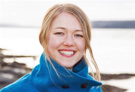 Une aina bastholm (born 14 january 1986) is a norwegian politician and leader of miljøpartiet de grønne (norway's green party). Ikea legger «Black Friday» på hylla: - Alt handler om løp ...