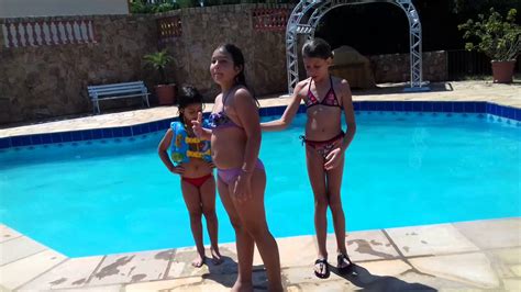 Venha ver como foi o desafio da piscina com participação especial das minhas fãs ana luíza e ana maria. DESAFIO DA PISCINA - YouTube