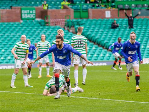 Rangers, celtic karşısındaki üstünlüğünü i̇skoçya bu sonuçla birlikte rangers, celtic ile oynadığı son 5 maçta yenilmezken, bu seride 4 galibiyet almış oldu. Rangers legend Laudrup brands Celtic 'clueless' and 'weak ...