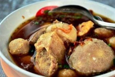 Daging sengkel sapi dan campuran sumsum sangat baik untuk dikonsumsi balita dan karena selama ini paling hits itu ya, daging sapi has, iga, sandung lamur. Sup Sumsum Tulang Sapi : Menikmati Kelezatan Sop Sumsum ...