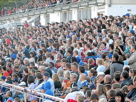Titelverteidiger borussia dortmund trifft auf wehen wiesbaden, der fc bayern muss zum bremer sv, schalke reist nach villingen. Villingen-Schwenningen: FC 08 trifft auf Schalke 04 ...