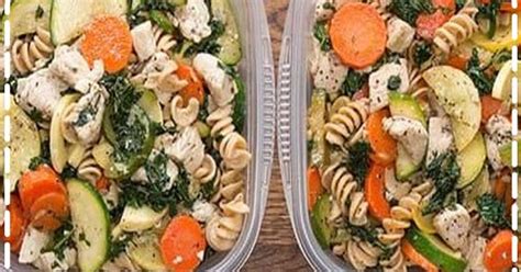 Make two different dressings so you don't lose interest halfway. Meal-Prep Garlic Chicken And Veggie Pasta - Vegan Recipe Blog