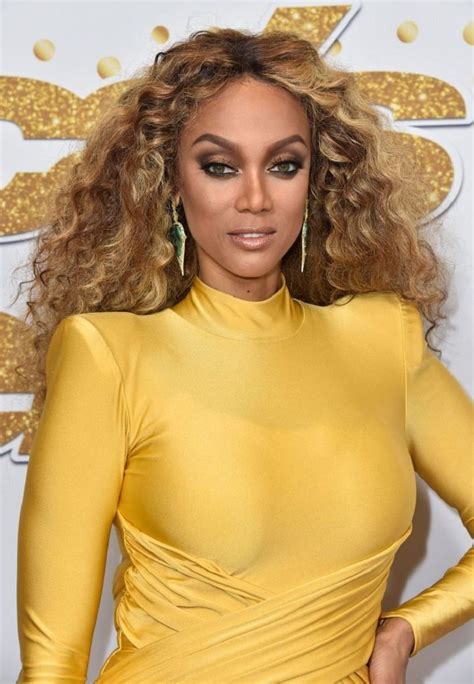 Tyra banks celebrates her 'hero' trailblazing model naomi sims: Tyra Banks Puts Her Massive Cleavage on Display While ...