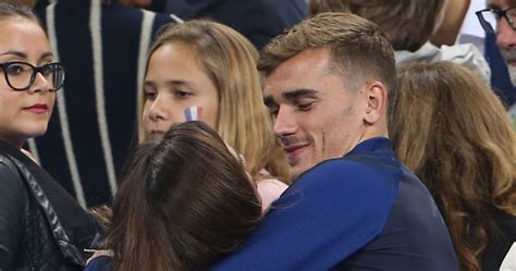 Antoine griezmann lernte seine frau erika choperena während seiner zeit bei real sociedad kennen. Griezmann, hübsch oder nicht? (Fußball, Aussehen, EM)