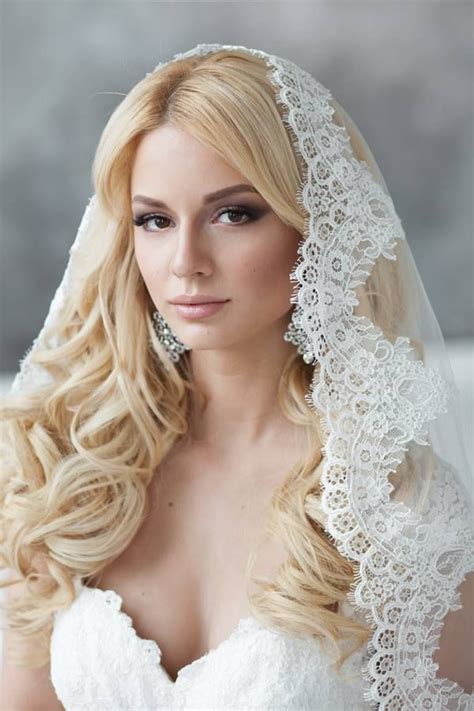 Know best 50 hair styles tips for your wedding reception from www.dulhaniyaa.com all the wedding hairstyle inspiration you could ever need. Wedding Hairstyles for a Gorgeous Wavy Look | Wedding ...