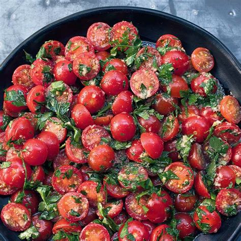 Nigella lawson slammed for her tomato and salad cream recipe. Nigella Lawson's tomato and horseradish salad | Recipe ...