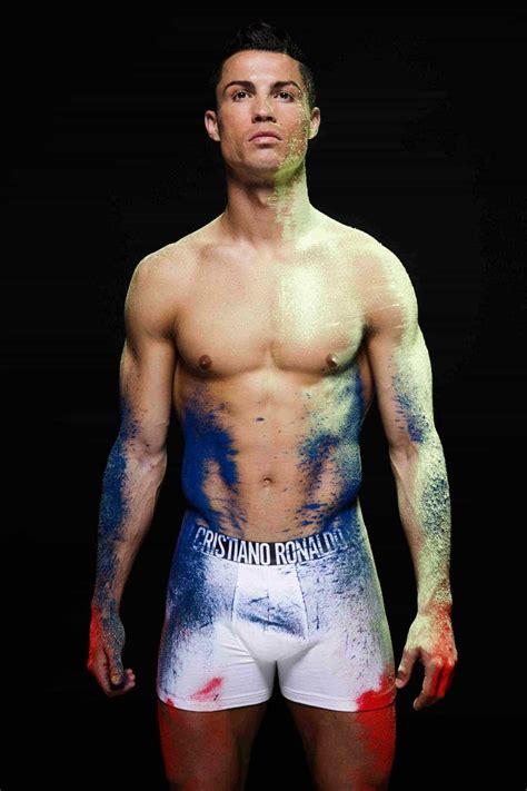 Cristiano ronaldo, 36, from portugal juventus fc, since 2018 left winger market value: Cristiano Ronaldo se apunta a la moda del "body painting"