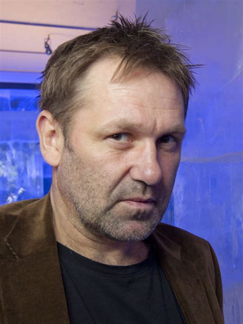 He is known for his work on the thing (2011), i am dina (2002) and arn: Ёрген Лангхелле - биография, дата рождения, место рождения ...