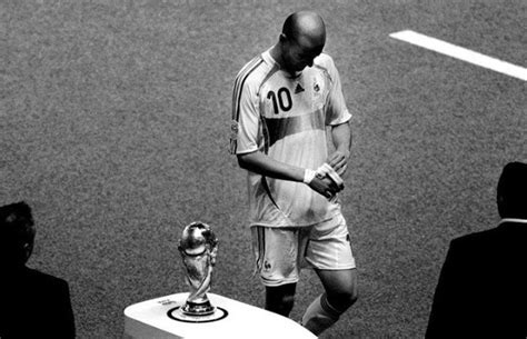 Zinedine zidane (extended mix) [feat. Exit Music For A Film - Remembering Zidane's Spectacular ...