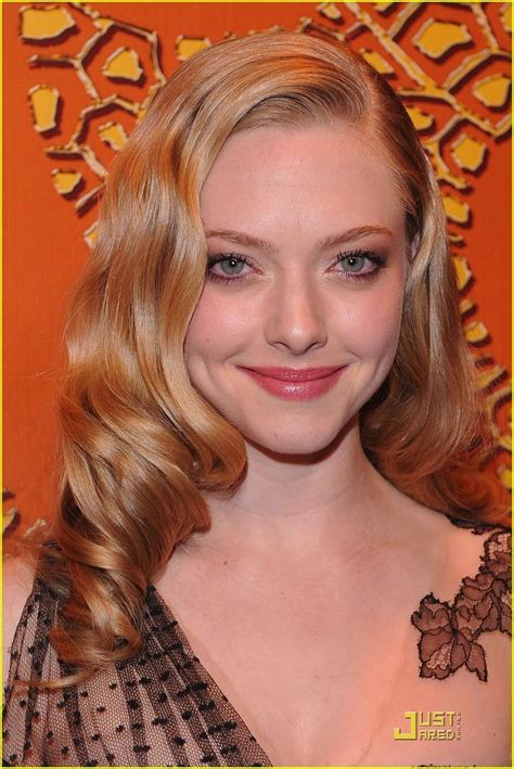 Amanda completed her look with a. Amanda @ 2010 Golden Globe Awards - Amanda Seyfried Photo (9978213) - Fanpop