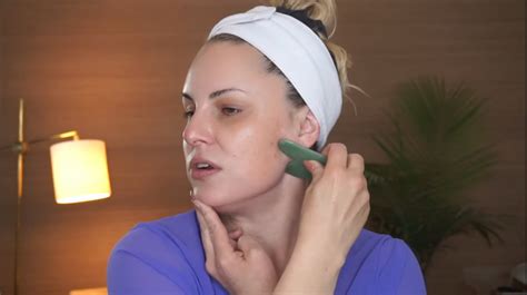 Au $5.95 to au $10.95. How to Use a Gua Sha for Face Slimming - CyberStores