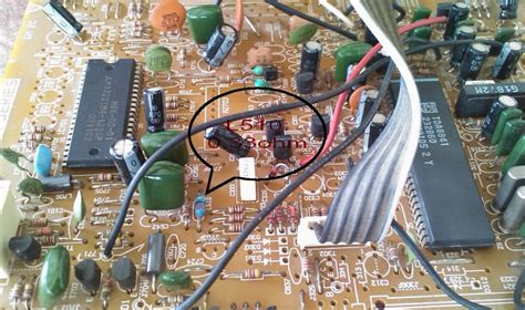 Tv polytron start dan standby kembali, hampir sama seperti kerusakan protek hanya saja tidak disertai bunyi denging tanda horisontal bekerja, kerusakan pada transistor flyback atau horisontal kondisi konslet, sebelum transistor horisontal di ganti cek terlebih dahulu kondisi c812 15n (153p) 1600v (1,6kv) karena dimungkinkan kapasitor horisontal. 56 Kerusakan Pada TV Polytran dan Cara Memperbaikinya ...