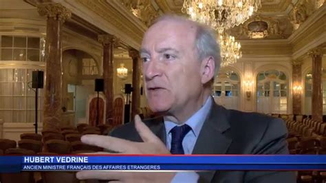 Hubert védrine, ancien ministre des affaires étrangères, président de l'institut françois mitterrand. Dîner maçonnique au Sénat autour de l'ancien ministre ...