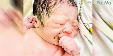 Jangan sentiasa mengikut emosi, tenangkan hati dalam membuat keputusan dan. Bayi Lelaki Baru Lahir Genggam Alat Pencegah Kehamilan IUD ...