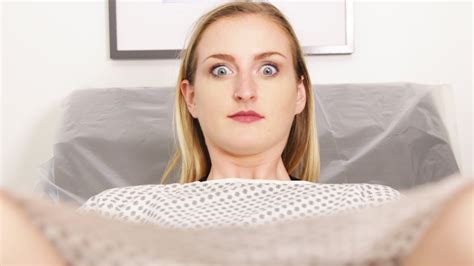 Vanny uli went to her gynecologist. Three doctors are talking about death - Quotes and Jokes