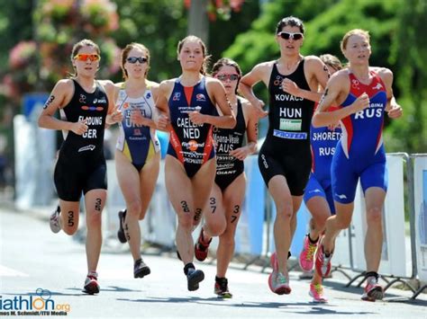 Itu triatlon világkupa 30 versenyzőt számláló női döntőjében bragmayer zsanett a hatodik, kovács zsófia pedig a hetedik helyen végzett. Magyar Olimpiai Bizottság - Az olimpiára készülő Kovács ...