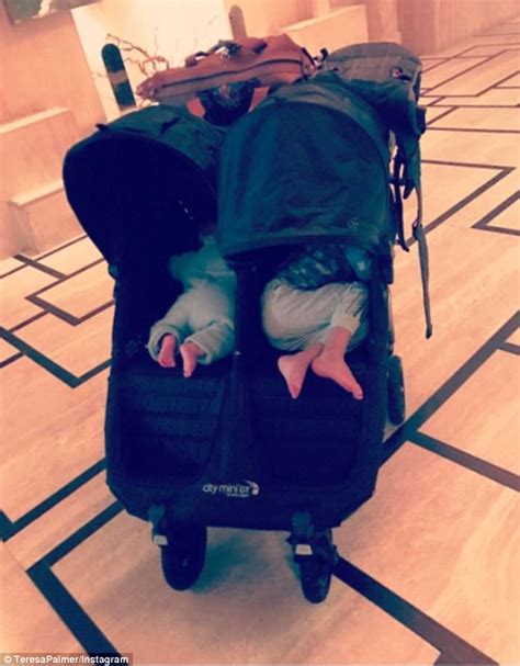 Aug 02, 2021 · teresa palmer is pregnant! Teresa Palmer's kids power nap at the airport | Daily Mail ...