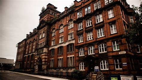 Founded as a college in 1881, it gained its royal charter in 1903 with the ability to award degrees and is also. Report - - Liverpool University (Zoology Building) - Sep ...