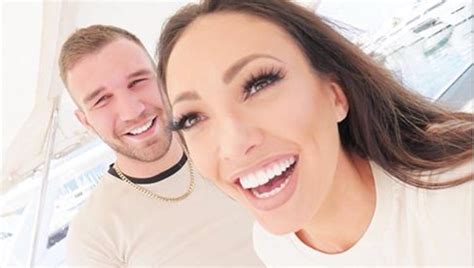 Tragedy has hit the love island family again. Sophie Gradon, Miss Gran Bretaña, aparece muerta a los 32 ...