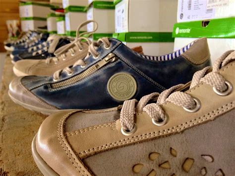 Hierbei setzt der kauf von schuhen besonders viele glückshormone frei. Remonte Schuhe in Übergrössen bei www.schuhplus.com ...