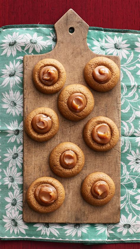 The pioneer woman impresses once again! Christmas Cake Cookies Pioneer Woman - Simple Vanilla Christmas Tree Cupcakes Pams Daily Dish ...