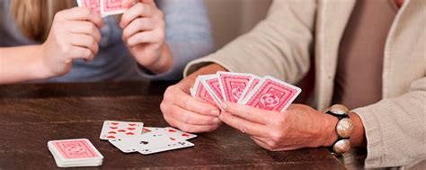 Entre estos los juegos con cartas de poker son los que más emoción despiertan entre los jóvenes ya que los pueden disfrutar en internet y además los practica todo el mundo. 12 Juegos en familia para vencer al aburrimiento en casa