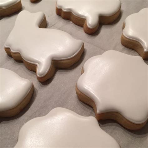 By admin posted on october 26, 2019. Royal Icing Recipe | Sugar cookies recipe, Royal icing ...