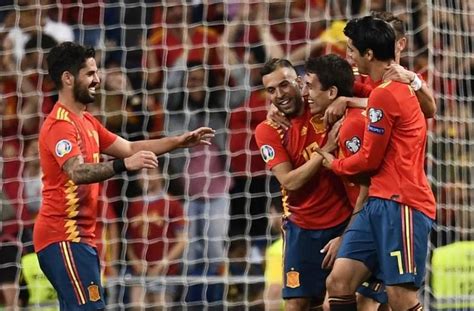 Berita video motion grafis, spanyol melawan polandia dalam matchday kedua grup a euro 2020. Bantai Swedia, Spanyol Kokoh di Puncak Klasemen Grup F ...