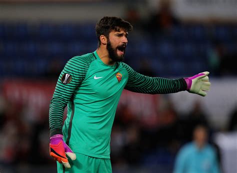 .olan liverpool, kaleci alisson becker'in 90+5'te attığı golle sezonun en kritik galibiyetlerinden birini aldı. Allison Becker - Allison Becker Photos - Zimbio