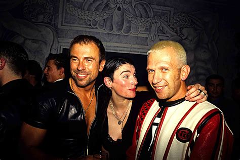 Director, show conceptor, perfume creator, costume designer, photographer. Thierry Mugler, un talent monstre | Vanity Fair