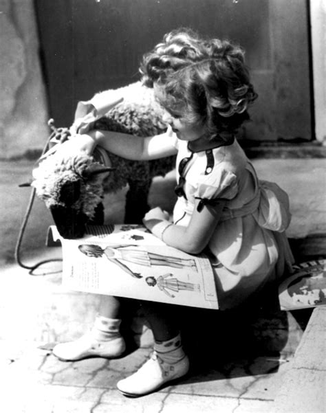 This site is full of information about shirley, her life and her films including personal photos from her private collection. Shirley Temple, 1930s. | Shirly temple, Temple movie, Old ...