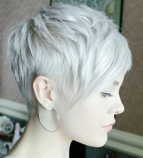 Pixie haircuts are meant to make your look sharper and brighter. 30 Chic Short Pixie Cuts for Fine Hair | Styles Weekly