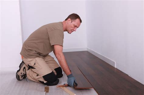 Elle est applicable pour le parquet contrecollé si la pose flottante est l'unique solution envisageable pour un revêtement stratifié. Vous voulez estimer le prix de pose de parquet au m2 ...