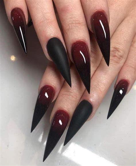 Para mas inspiración puedes ver la galería de uñas negras. Vino Uñas Acrilicas Negras Con Rojo : Unas Postizas ...