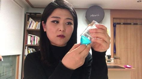 Don't stress if you can't reach up to the stem of the cup. Eng Sub How to remove a menstrual cup (생리컵 빼는 게 어려우신 분 ...