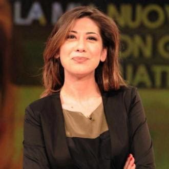 Roberta bruzzone, la criminologa più famosa della tivù italiana, non ha affatto gradito l'imitazione che l'attrice romana le ha. Virginia Raffaele nei panni di Roberta Bruzzone ha fatto impazzire il pubblico. La reazione ...