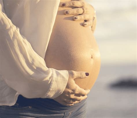 Keputihan yang terjadi saat sedang hamil juga berkemungkinan disebabkan oleh pms atau penyakit menular seksual. 5 Penyebab Umum Keputihan Saat Hamil dan Cara Mengatasinya