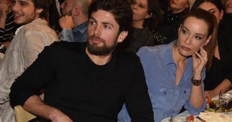 Erdinç gülener sevgilisi kim, kiminle birlikte, kimi seviyor ve kız arkadaşı kim sorularından ziyade asıl sormanız gereken soruların erdinç gülener yani kertenkele komiser ünal evli mi, kiminle ve zaman. Gamze Özçelik Kimdir?- Kaç Yaşında, Aslen Nereli, Boyu Kaç Eşi