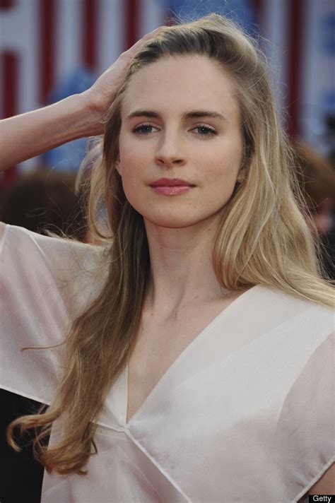 Sound of my voice is a haunting tale that delves into the underworld of a cult. Brit Marling: 'Sound Of My Voice' Star Discusses Dinosaurs ...