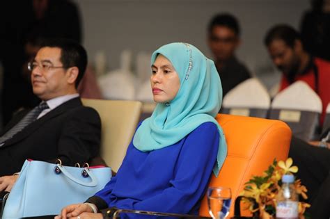 Datin, melaka, malaysia, malacca, datuk seri idris, seri idris haron, also present, ketua, texas, abdul rani, free also present at the function were idris' wife, datin fadilah abdullah, and mohd ali. APPLE 99 Announces Ground Breaking For COURTYARD BY ...